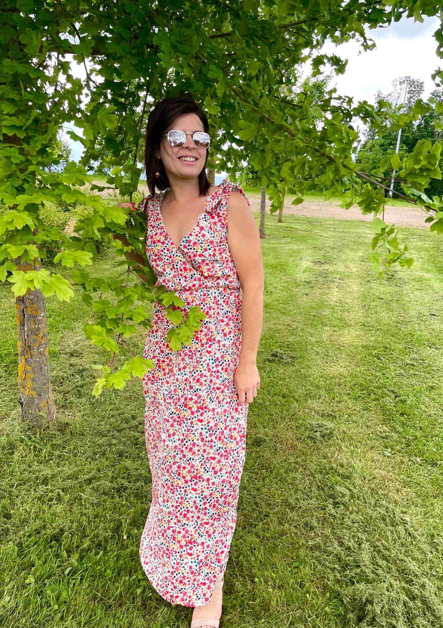 robe longue fleurie noeuds épaules