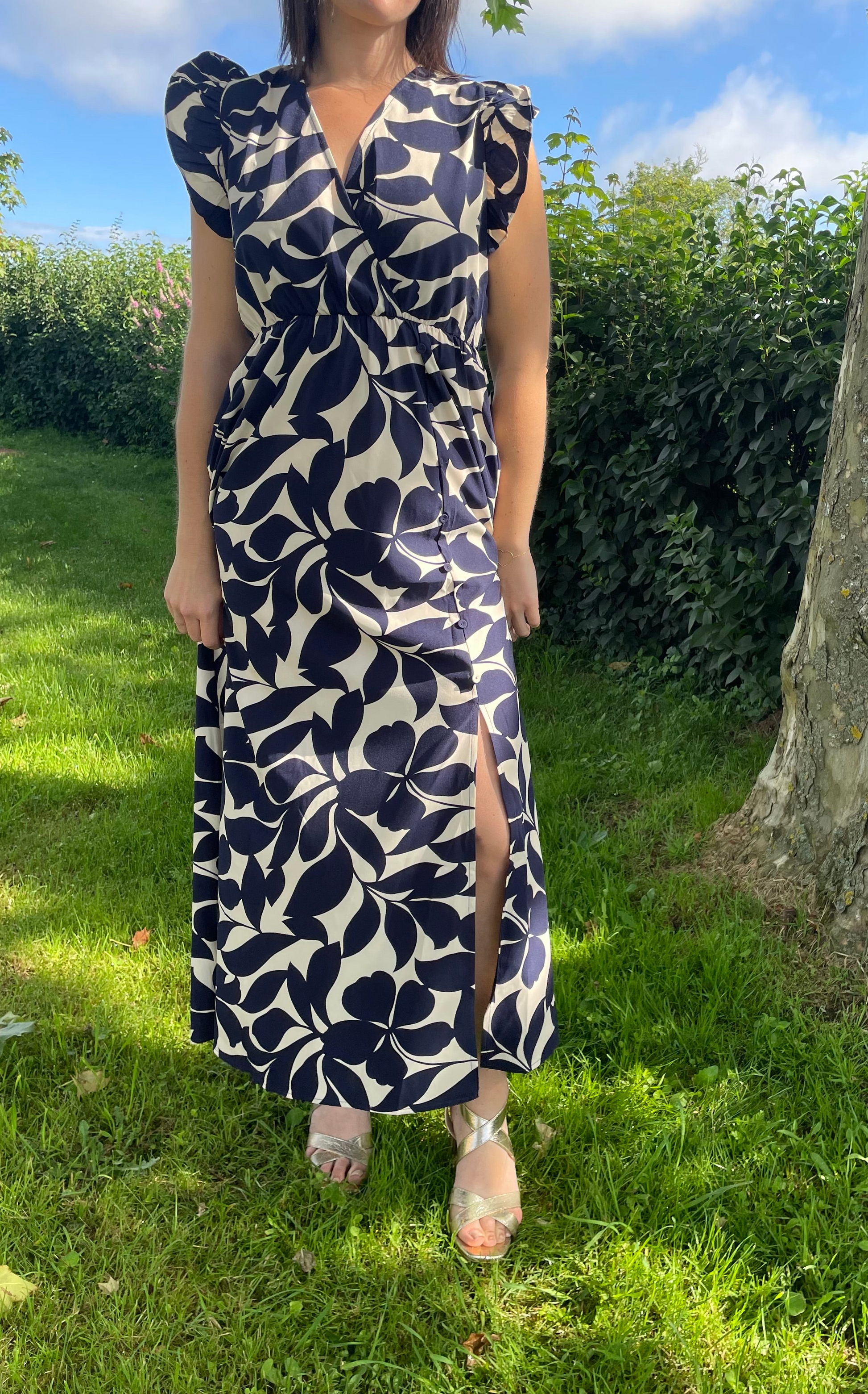 robe longue à motifs bleu marine et beige 